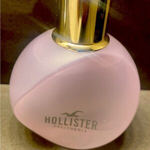 Woman’s Hollister Free Wave Fragrance